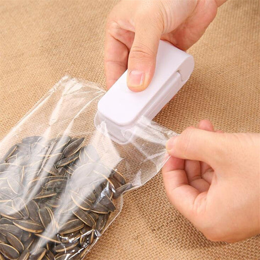 Household food clip portable mini snack plastic bag sealer sun store